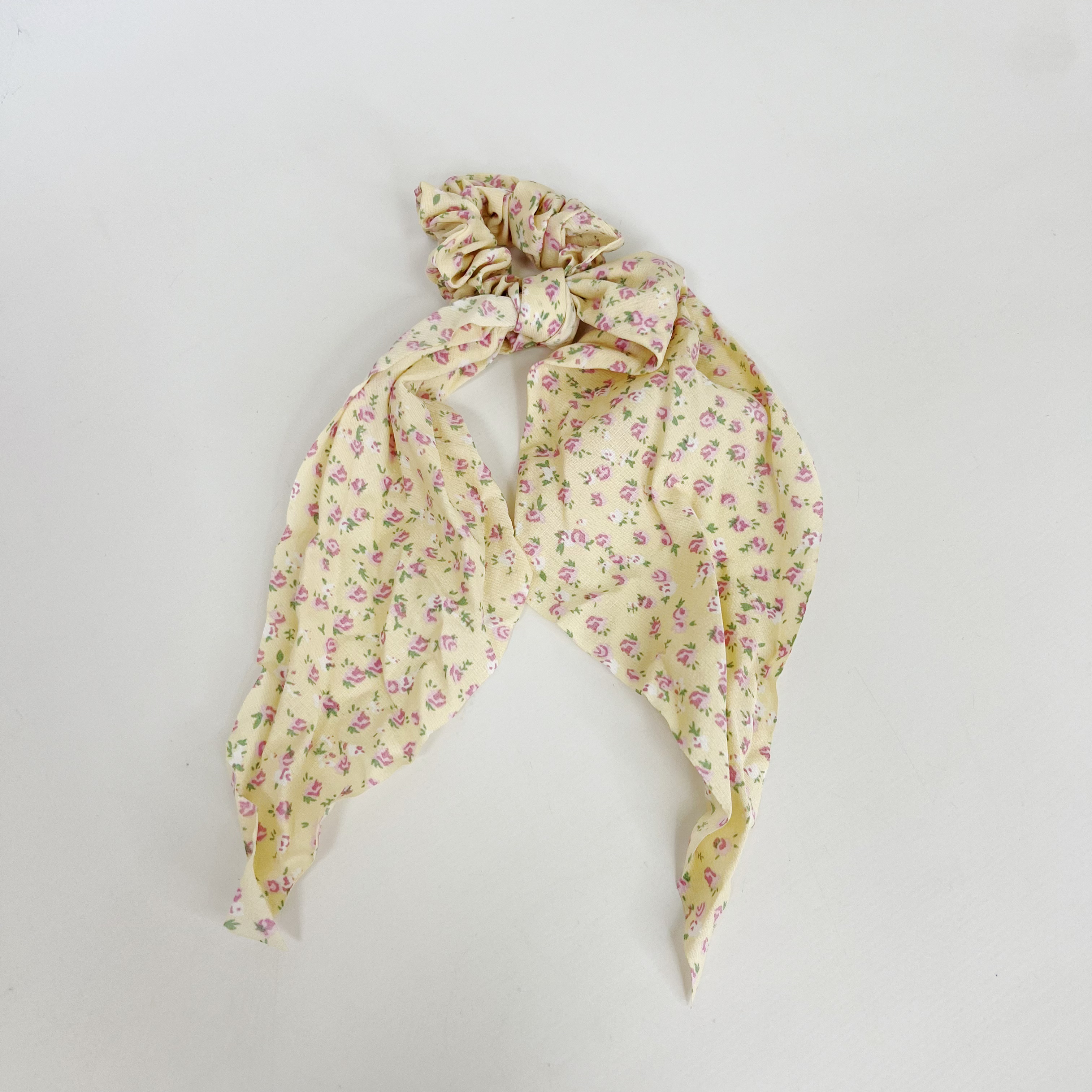 Резинка для волос тканевая желтая "Розовые цветочки"