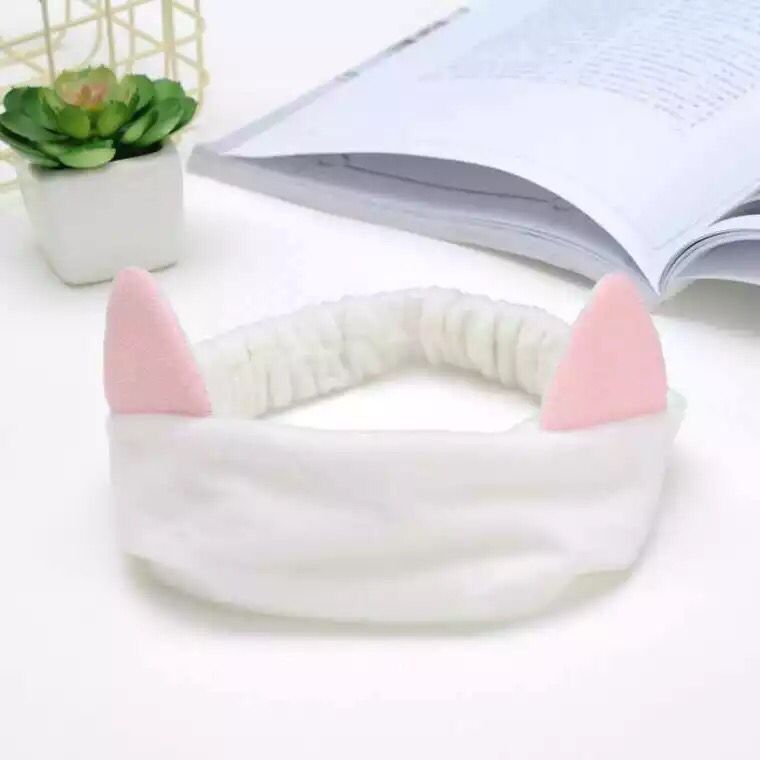 Повязка для волос "Кошачьи ушки" белая