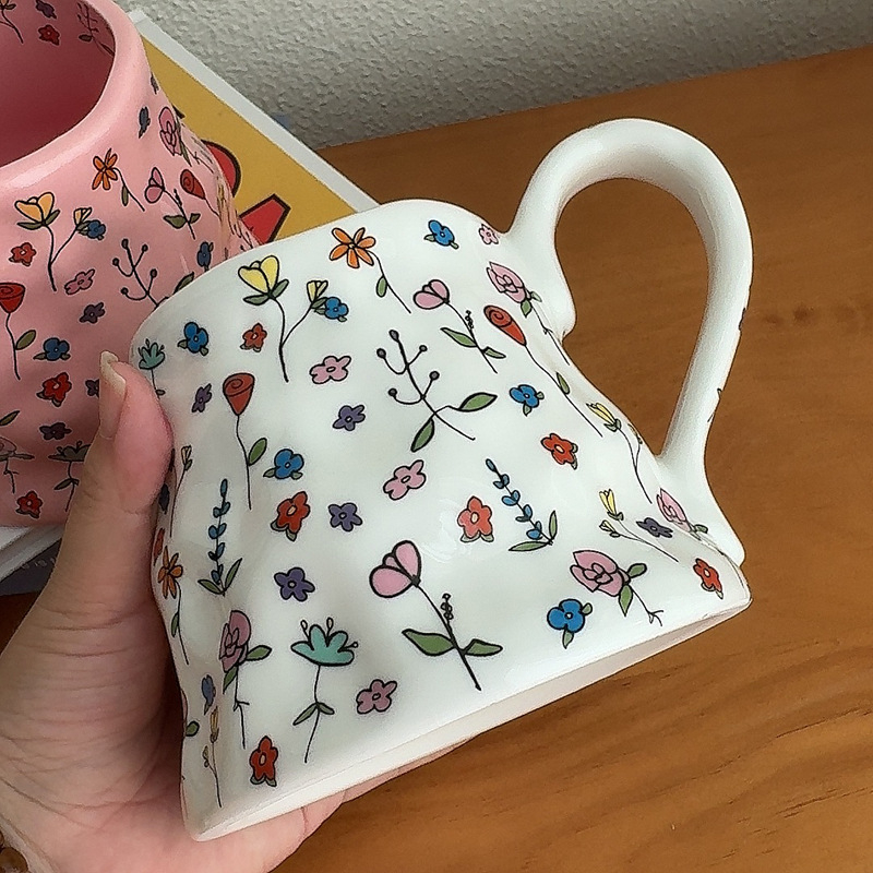 Кружка 600мл необычной формы "Цветочки"