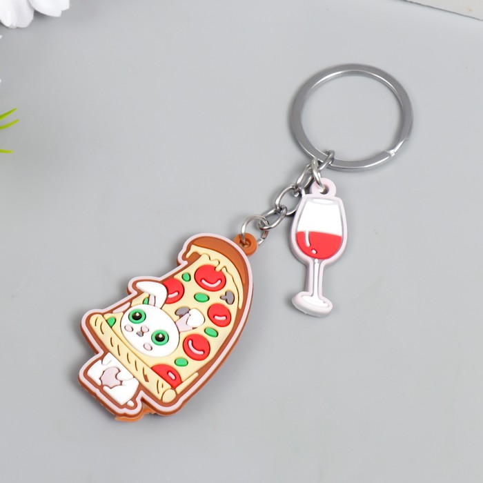 Брелок резина "Зайка пицца" 6х3,5 см бокал 3,5х1,6 см - фото 2